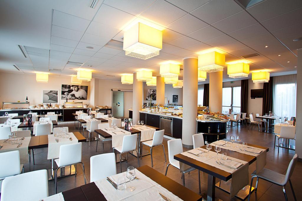 Hotel Fiera Rimini Eksteriør billede